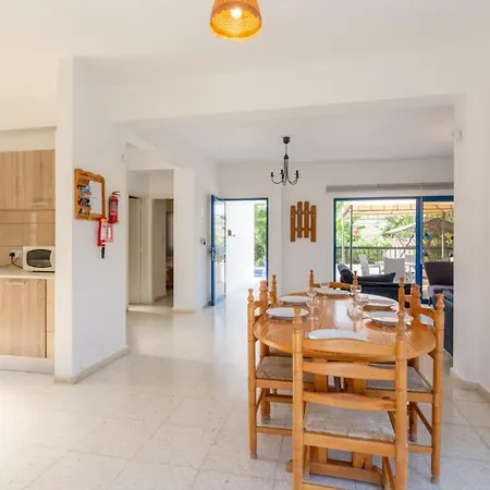 Villa Charoulla Polis 5 *